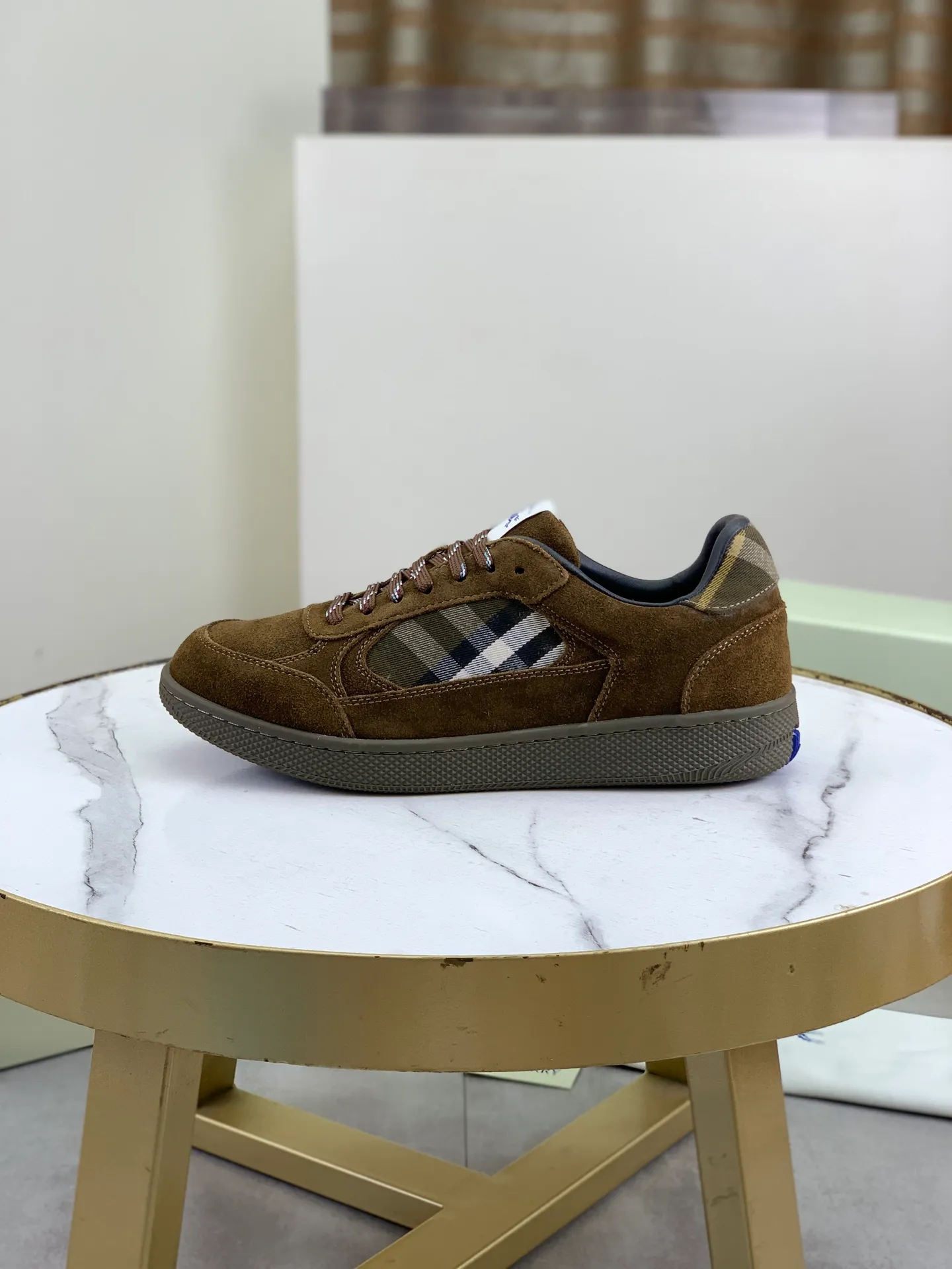 Factory price P640 [BURBERRY] Burberry - High-end quality original order - Upper: imported 🔝 original material - Inner lining: cowhide lining, feet; water-dyed cowhide - Outsole: ultra-light TPR rubber; two-color molded outsole - Super high quality control · Fine workmanship: highlighted (high-end, extravagance, grade) -Size: 39-45 (Male 38 46 can be customized) · Color: Multi-color optional